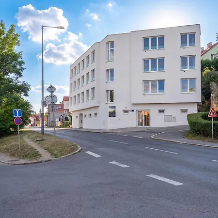 New #23 In Brutalist Building Free Street Parking * Prag